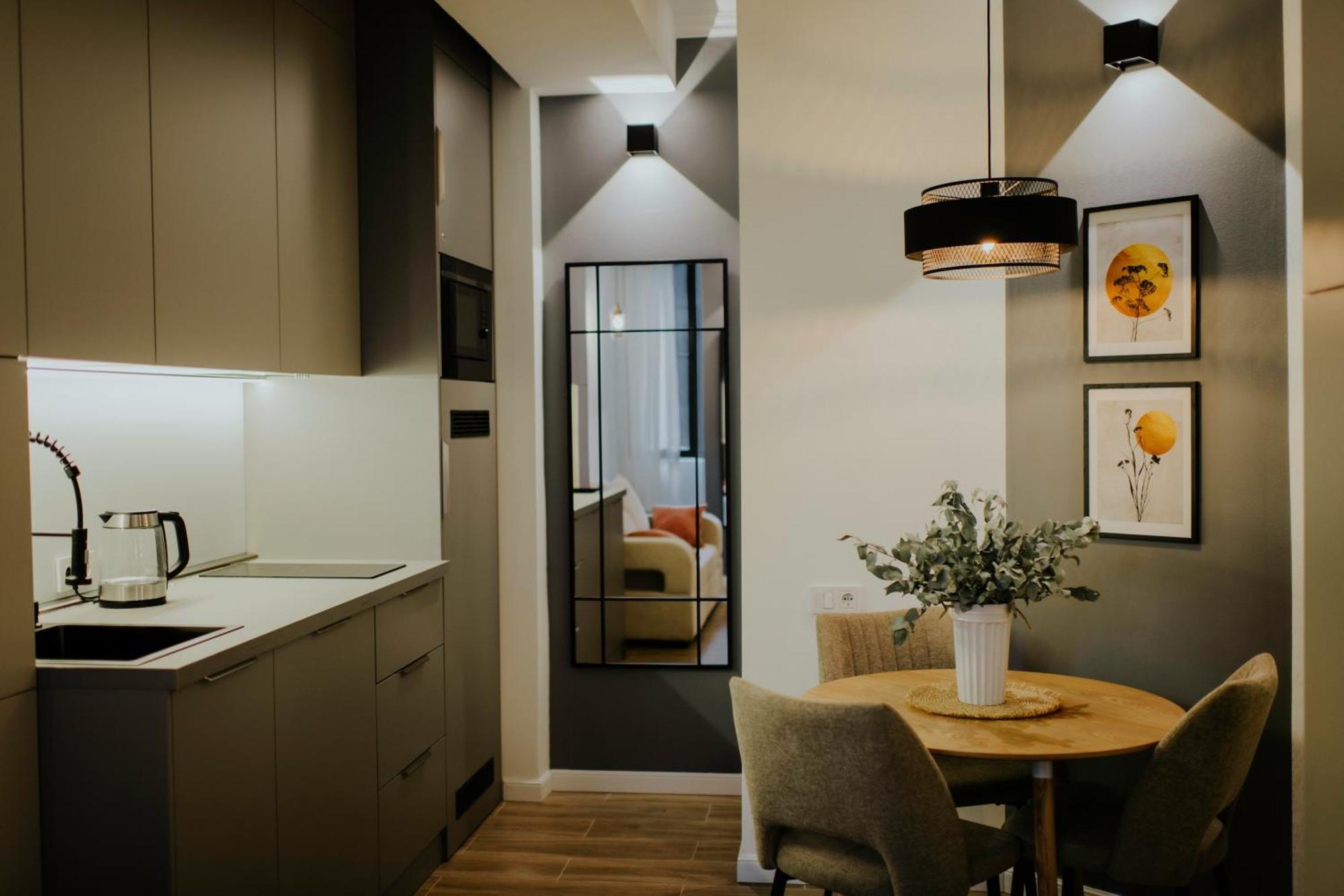 Luxury Inn Grand Residences Тбилиси Экстерьер фото